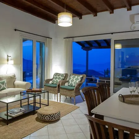 ヴィラ Peaceful With Stunning Sea Views Fternón