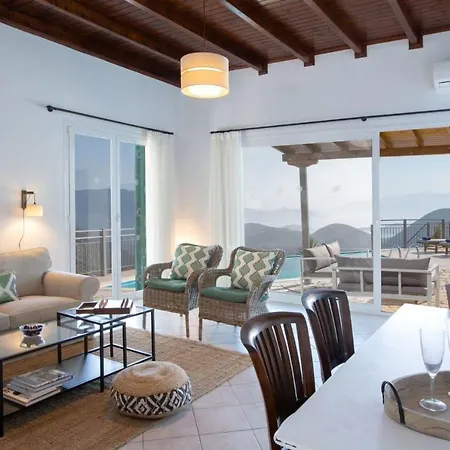 Peaceful With Stunning Sea Views ヴィラ Fternón