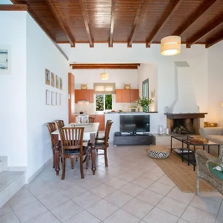 Peaceful With Stunning Sea Views ヴィラ Fternón