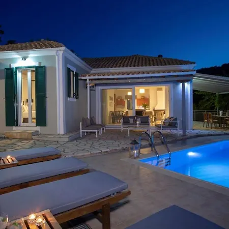 ヴィラ Peaceful With Stunning Sea Views Fternón