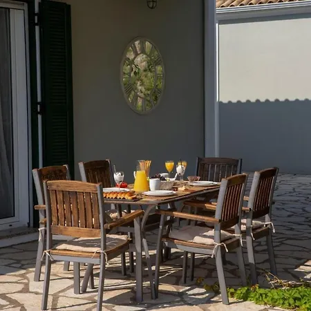 Peaceful With Stunning Sea Views Fternó